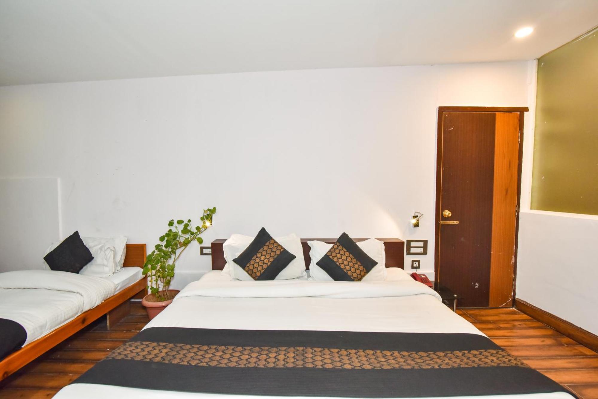 M Hotel And Restaurant McLeod Ganj Εξωτερικό φωτογραφία